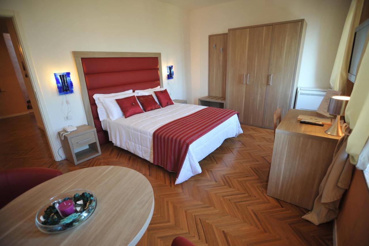 Hotel Astoria Fermo Bagian luar foto