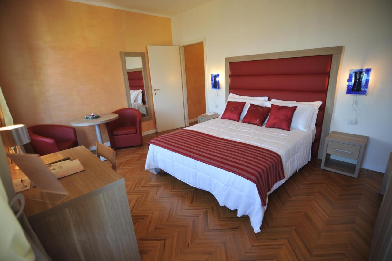 Hotel Astoria Fermo Bagian luar foto