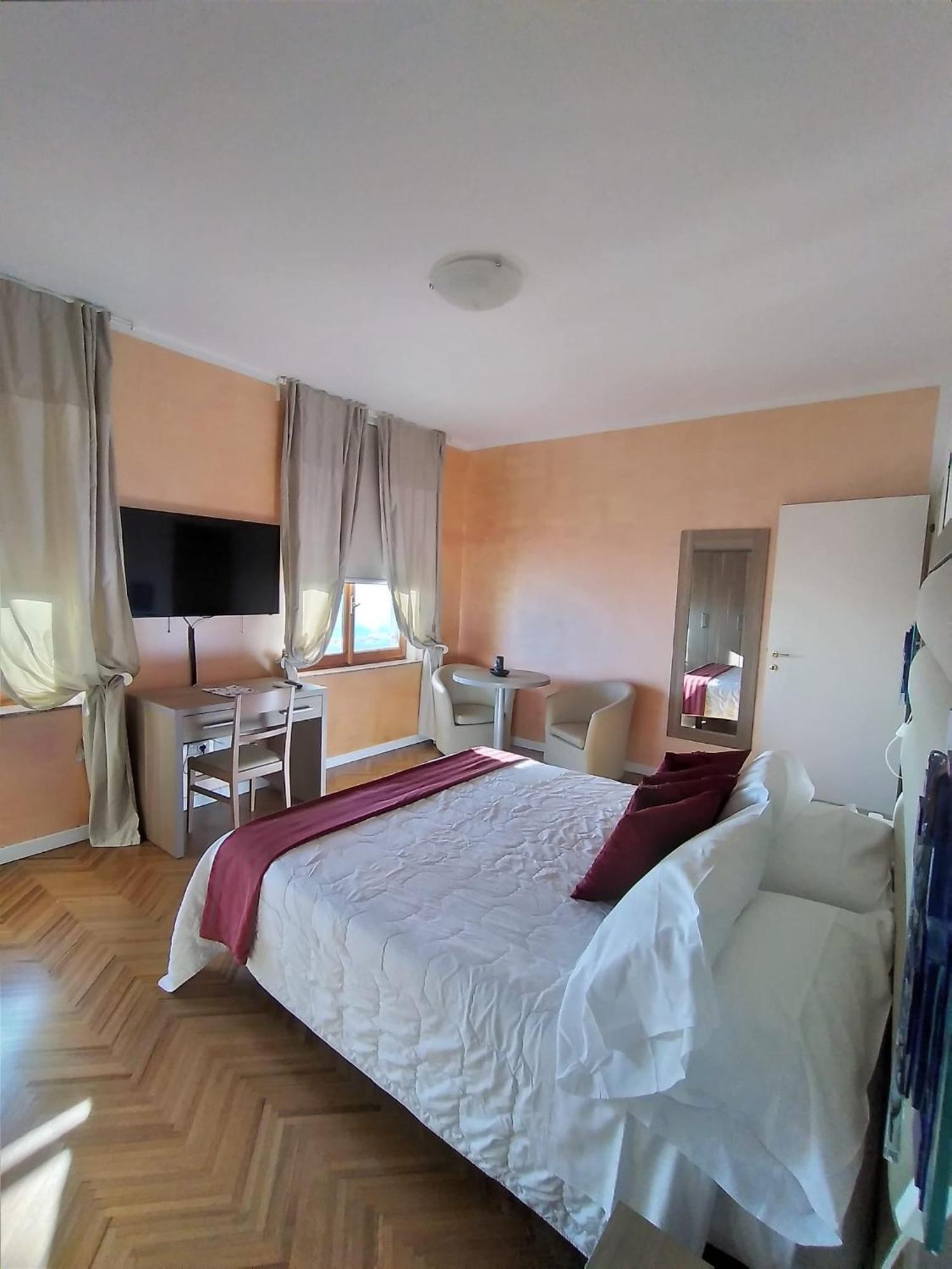 Hotel Astoria Fermo Bagian luar foto